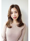パーソナルカラー秋タイプに似合う 大人ミディアムレイヤー