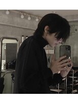 シン(syn) 前下がりマッシュウルフ センターパート