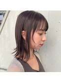 抜け感ある外ハネミディアム