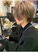 外国人風ハイトーンホワイトブロンドダブルカラー小顔ショート