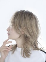 マイン(MINe)&nbsp;顔周りカット 韓国風 くびれ巻き　レイヤーカット 外ハネ