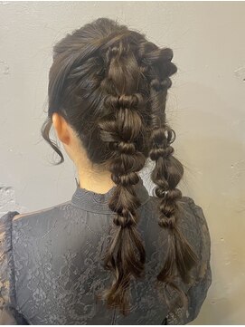 エフェ(effet) ツイン編みおろしポニー +500円