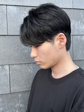 ヒュイル バイ ニアウ(Hwyl by Niau) メンズマッシュセンターパートスパイラルパーマニュアンスパーマ