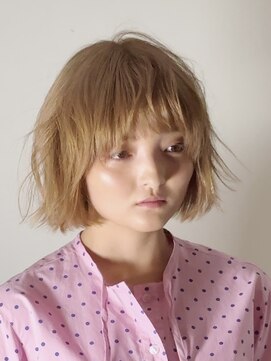 ブリュット(brut) くすみベージュ