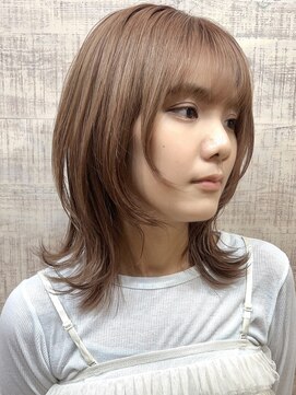 ララ(LALA) ピンクベージュ、ウルフカット