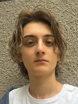 ノーエン(noen) センターパートメンズマッシュパーマニュアンスパーマ刈り上げ