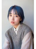 大人可愛い寒色系カラーワンカール顔まわりレイヤーボブ