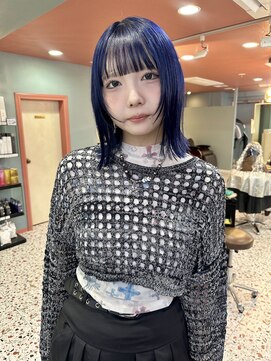ヘアサロン セラ(SERA) ブリーチ/切りっぱなし/ネイビーブルー/ハイトーン/顔周りカット