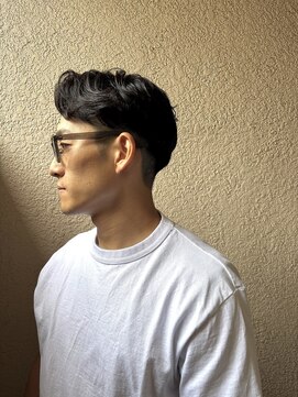 オスマン 御茶ノ水神保町店(Osmann) フェザーパーマグレーブルーカラー刈り上げショートバング