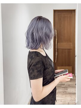 ソルノエル(SOL.noel) ブルーシルバー / 切りっぱなしボブ