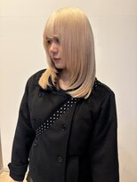ロックス バイ マグ 松本(rocks BY MAG)&nbsp;ハイトーンホワイトブロンド×韓国風レイヤースタイル
