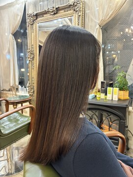 ソレイユ 新宿御苑前 (SOLEIL) 【艶再設計】広がりを整える艶ストレート