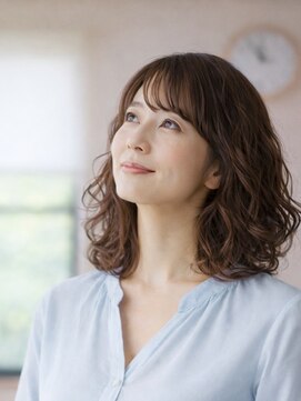 クロム(CHROM) 40代50代60代ショート白髪ぼかしハイライト髪質改善/入間