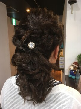 ヘアデザイン ヴォワール(hair & design voir) アレンジポニー