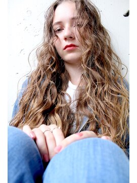 ミラバイグリーン(Mira by green) springy perm×wavy style 02