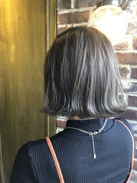 エイミー(Aimee) Aimee 切りっぱなしボブ×ハイライトグレージュ