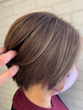 ロマンヤカタ ファース(ROMAN YAKATA fars) ショートボブ　ハイライトカラー　白髪ぼかし　＠田代5/11