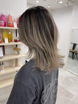 ジゼル(gisele) (稲毛)ウルフカット×バレイヤージュ