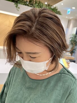 ステア ケース(stair case) 白髪ぼかしハイライト ナチュラルベージュ　30代40代50代