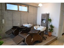 ピエス201(piece201)の雰囲気(ゆったりくつろげるシャンプー台で癒しの時間を◎)