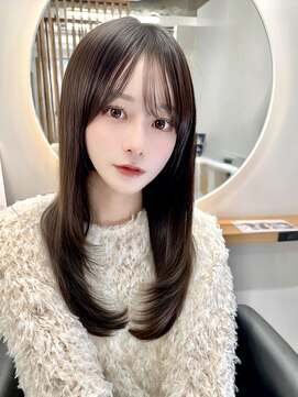 顔周りレイヤー サイドバング レイヤーカット センターパート 