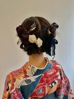 エール 生駒(aile Total Beauty Salon)&nbsp;振袖ヘアツインお団子×金箔アレンジ