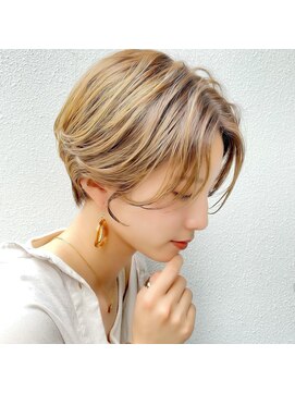 シェノン サントル(CHAINON CENTRE) 外ハネボブ/セクションカラー/ペールベージュ[梅田/茶屋町]