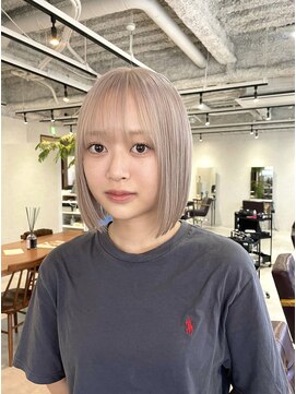 ソイデュエ 梅田(soi due) ボブ×ホワイトベージュ