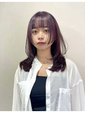 リラス 博多(rilas) 顔まわりぱつっと！ミディアムウルフ　ウルフカット