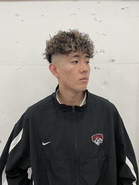 ウェルネス(Wellness) マッシュパーマウルフ波巻きハイライト68