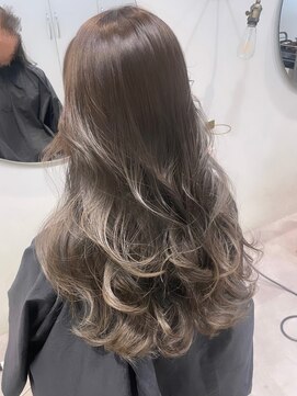 ロカ(roka) ブリーチなしの透明感カラー