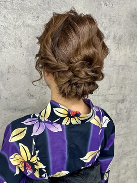 ラカシェット(la-cachette) ゆるふわ王道ローシニヨンヘアセット