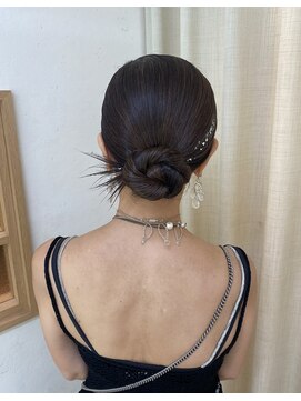 ソノ(sono) カチモリヘア　韓国ヘア　タイトアレンジ　タイトシニヨン