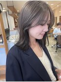 オリーブベージュ