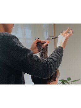 女性ならではの視点であなたに似合うスタイルを提案♪女性同士だからこそ伝わるお悩みも解決◎