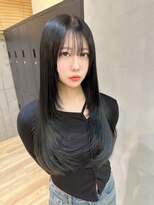 ヌイ 横浜(nui) シースルーバング ブルーブラック 顔周りレイヤー