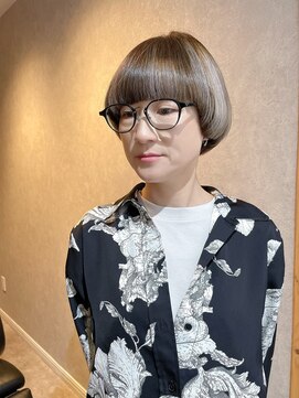 オンカン(onkan) マッシュショート／セクションカラー／モカベージュカラー