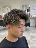 ホワイトメッシュツイストパーマ/MEN’S HAIR/刈り上げマッシュ