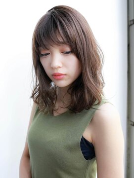 ルティア(Lutia) グレージュ ゆるふわウェーブ 大人可愛い★★