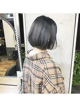 リコバイアフロート(riko by afloat) レイヤーボブ×ブリーチカラー透明感ブルーネイビー【riko立野】