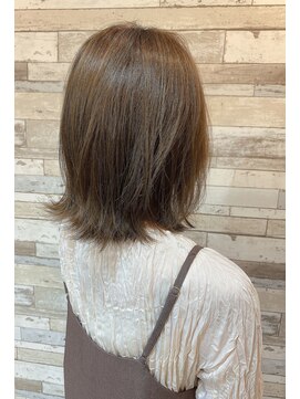 マーリャヘアー(mallia hair) くびれ外ハネミディアム
