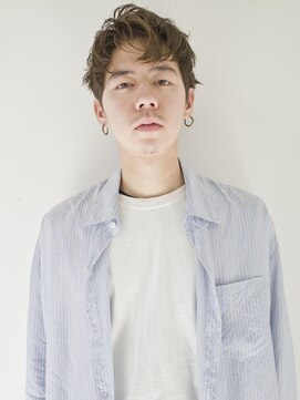 アカ(ACA) 刈り上げ　バーバー　パーマ　センターパート［札幌/大通］
