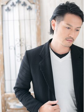 ダンディ館アダム 戸頭店 ツーブロック刈り上げ黒髪バーバースタイルD