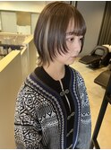 ウルフカット×イヤリングカラーホワイトベージュ