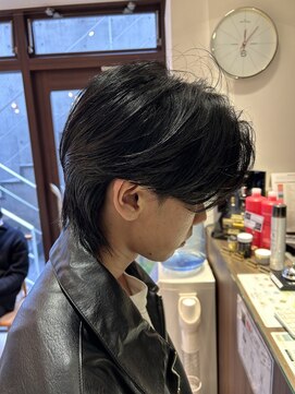 アルム オモテサンドウ(ALLM omotesando) 韓国ヘア センターパートウルフ カルマウルフ 表参道