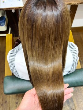 ル コワン ククー(Le coin coucou) ツヤ髪酸性ストレート