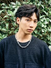 エムスラッシュ アヴェダ 自由が丘(M.SLASH AVEDA)&nbsp;フェザーパーマ/毛流れパーマ/メンズ/センターパート/黒髪