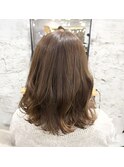 スモーキーベージュ