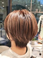 アンベリールフルー(EMBELLIR fleur)&nbsp;大人の美バランスのひし形ショートカットスタイル
