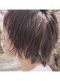 アパートメントヘアー 伸ばしかけショートスタイル、軽さと重さのバランスが重要です。